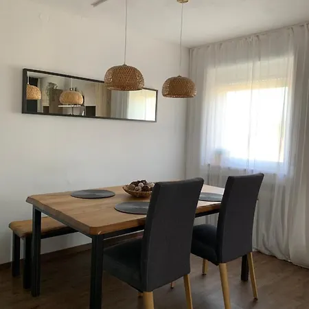 Gemuetliches & Schoenes Apartman *